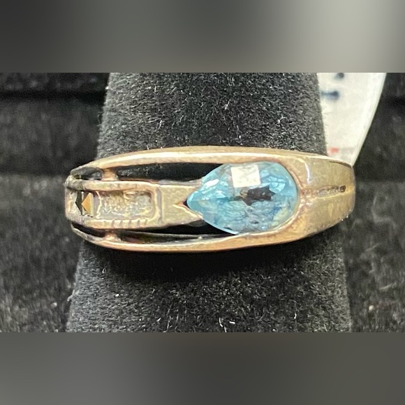 SILVER .925 VINTAGE FANCY WITH AQUA MARINE STONE WOMEN RING SIZE 7.5 - Picture 1 of 2
